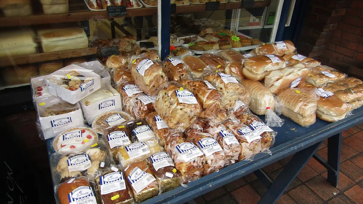 Greggs Bakery – bakery in North Finchley, London